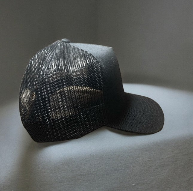 T Hill Black Trucker Hat Snapback With Printed Logo - One Size Fits All ** Free Shipping **
