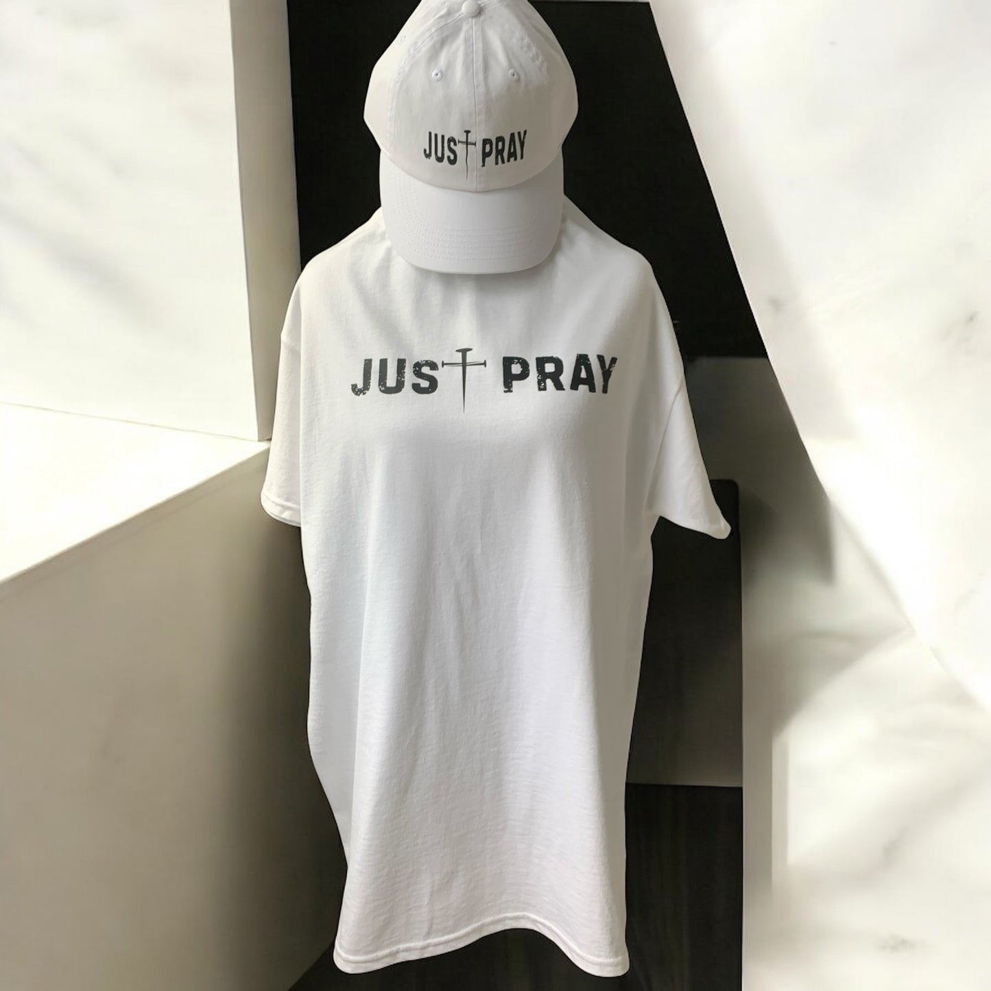 NEW !! "Just Pray" White T-Shirt (Men / Women) **Free Shipping**